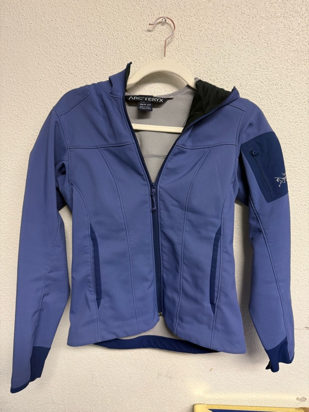 Arc'teryx Women's Purple-Blue Softshell Utility Jacket